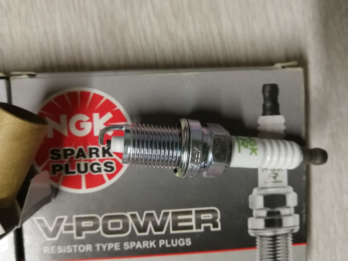 Water Star Four Rind Tiger Shark Series 75-90-115 -150 horsepower boat Outer machine spark plug model ZFR5F original dress positive