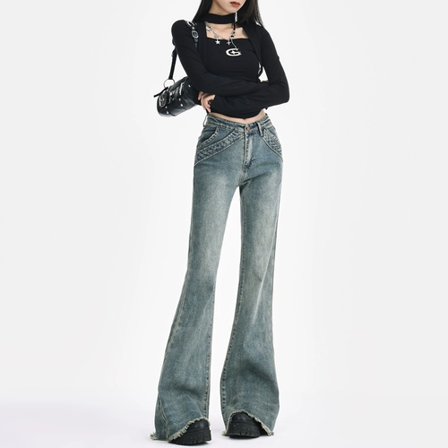 Дизайнерский мегафон, джинсы, эластичные штаны, тренд сезона, в американском стиле