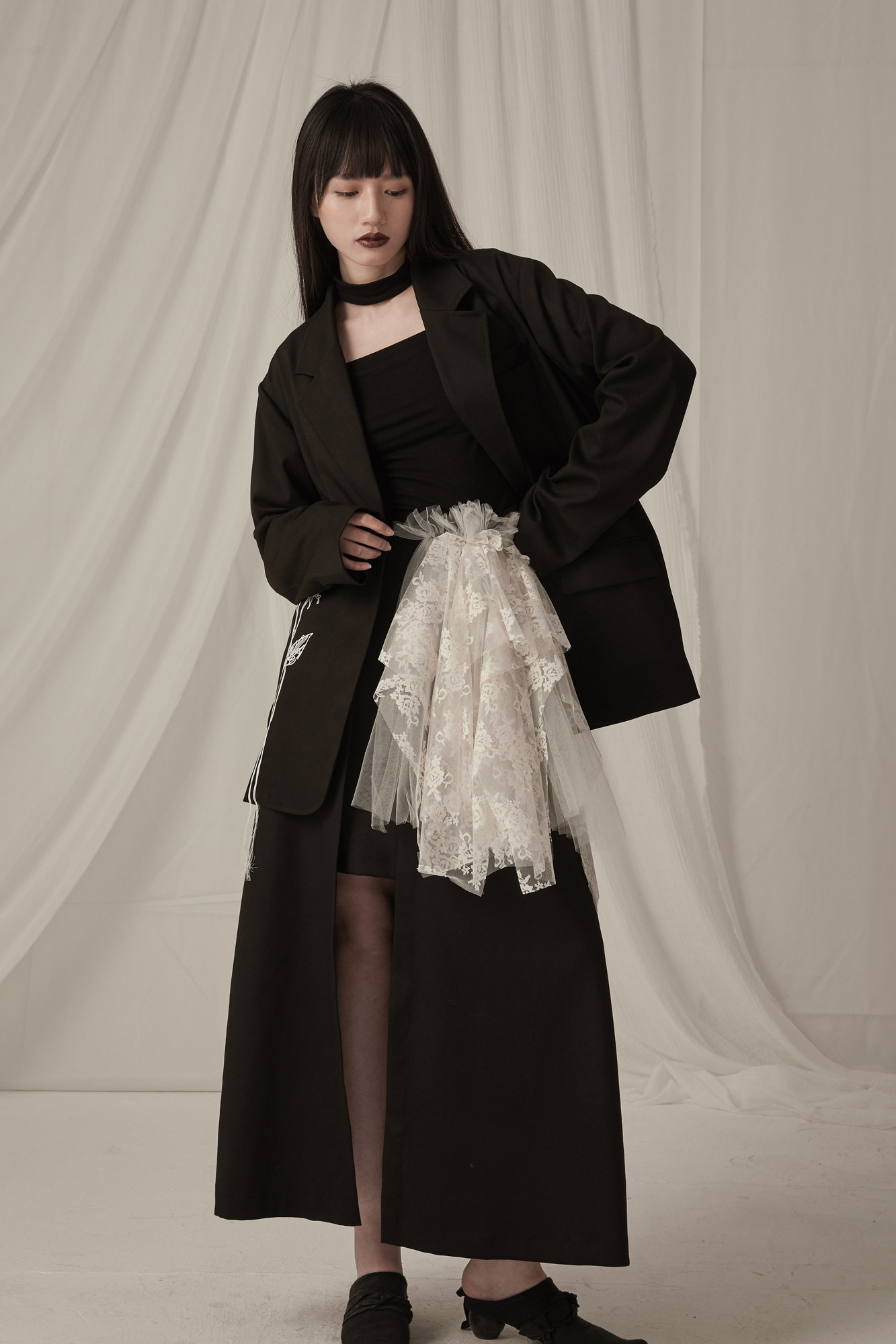 Дизайнерский осенний ретро пиджак классического кроя, с вышивкой, тренд сезона, изысканный стиль              