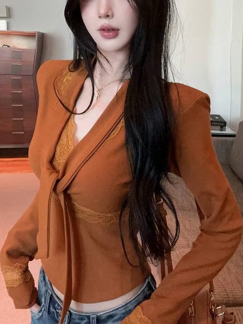 Pure Desire Style Lace Splicing Cross V-Neck Waist-Cinching Base Shirt for Women, New Autumn and Winter Irregular Ribbon Long-Sleeve T-Shirt for Women