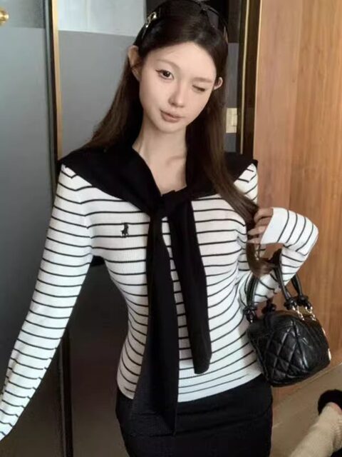 High-End Striped Long-Sleeved Knitted Sweater for Women, New Autumn Korean Style, Versatile Round-Neck Slim-Fit Sweater