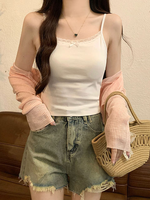 Gentle Style White Lace-Trimmed Layered Tank Top for Women, New Summer Model with Fixed Chest Pads, Slim Fit, Flattering Base Camisole