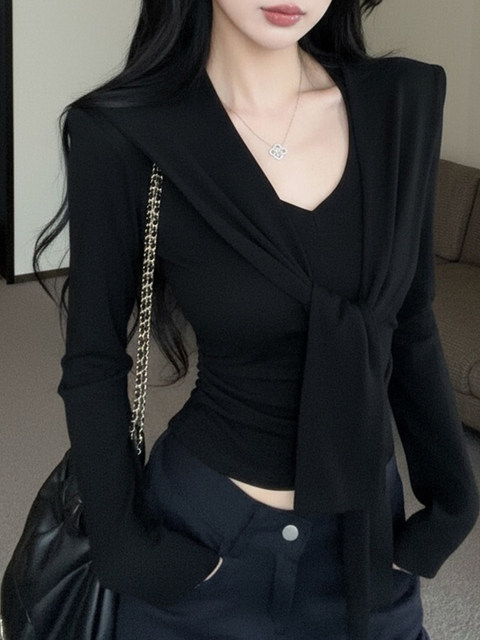 Pure Desire Hot Girl V-Neck Long Sleeve T-Shirt and Shawl Two-Piece Set for Women, New Winter Design with Ruched Waist Short Top