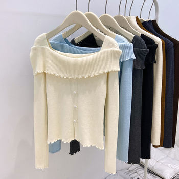 Knitted Sweater with Ruffled Edge Design, Off-The-Shoulder Style, Long Sleeves, New Winter Model for Women, Korean Style, Gentle and Slim-Fit, with Buttons