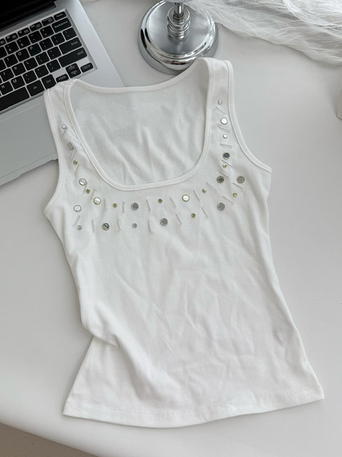 Slim-Fit Outerwear Hot Girl U-Neck Camisole for Women, 2026 Spring New American-Style Metal-Decorated Sleeveless Vest