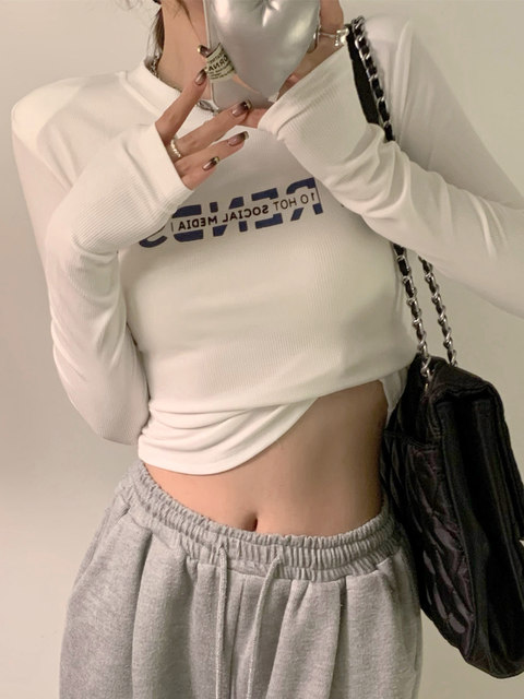 White Letter Print Regular Shoulder Base Shirt for Women, New Autumn Korean Style Slim Fit Shoulder Pad High-Waisted Short Top for Winter