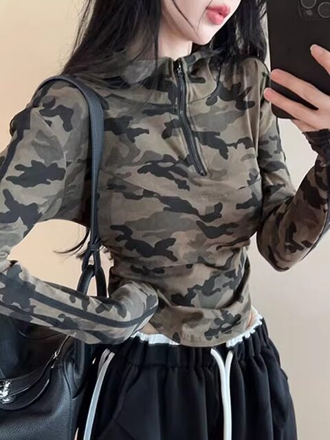 Designed Half-Zip Hooded Camouflage Long-Sleeved T-Shirt for Women, New Autumn Style, Curved Hem, Slim Fit, Sporty Top