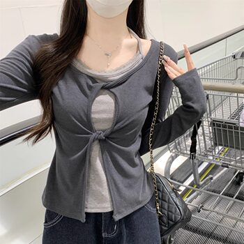 Pure Desire Style Lace Patchwork Halter Neck Faux Two-Piece Twisted Knot Base Shirt for Women, New Autumn and Winter Slim Fit Spicy Girl Long-Sleeve T-Shirt