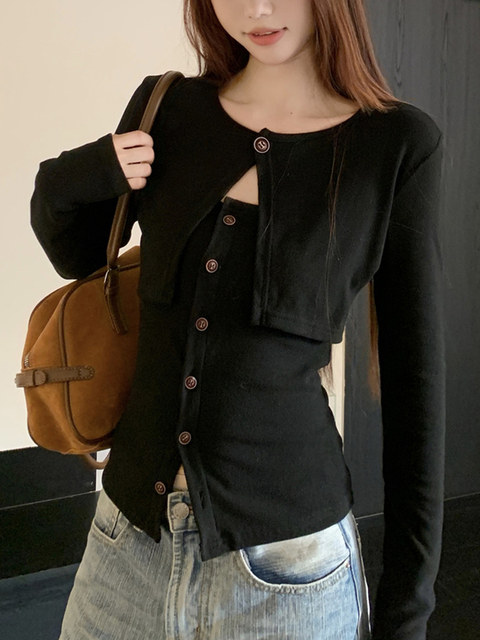 Chic Single-Breasted Faux Two-Piece Long-Sleeve T-Shirt for Women, 2026 Spring New Slim-Fit Pure Desire Style Design Cardigan