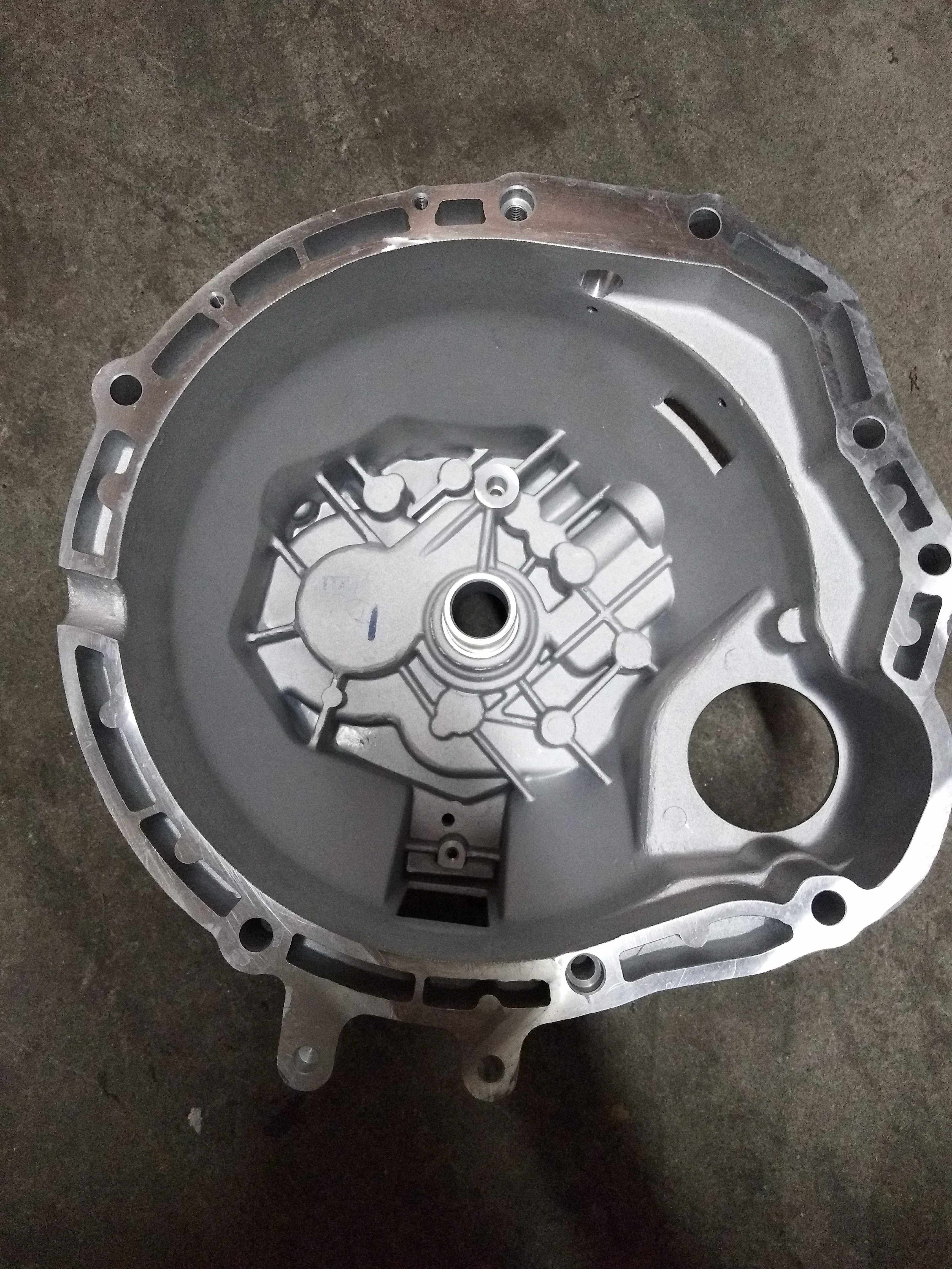 Clutch housing Front box shell Dongfeng Xiaokang DK13 Transmission original Qingshan component MR513A01