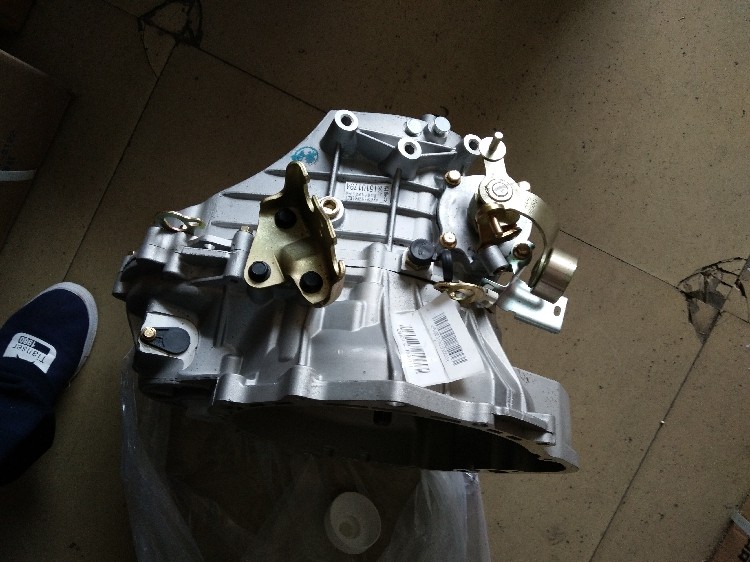 Gearbox assembly Dongfeng scenery 360 370 SFG15 engine Mitsubishi 4A91S engine