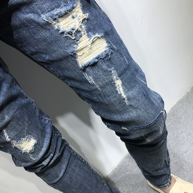 Dòng chữ nam mùa hè phiên bản Hàn Quốc mới của lỗ tự tu cắt chân xanh quần jeans anh chàng tinh thần nhanh tay nổ phong cách thời trang nam