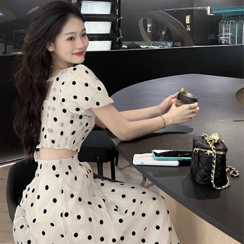 Lily Most French Hepburn Style Elegant Suit for Women 2025 Summer New Style Elegant Petite Polka Dot Two-Piece Set Lily Most French Hepburn Style Elegant Suit for Women 2025 Summer New Style Elegant Petite Polka Dot Two-Piece Set
