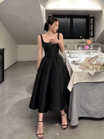 Черное платье