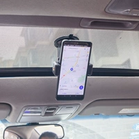 Адсорбция окна неба может повернуть горизонтальный вертикальный навигационный навигационный телефон на вертикальном экране, чтобы посмотреть автомобиль с большим всасывающим чашкой мобильного телефона.