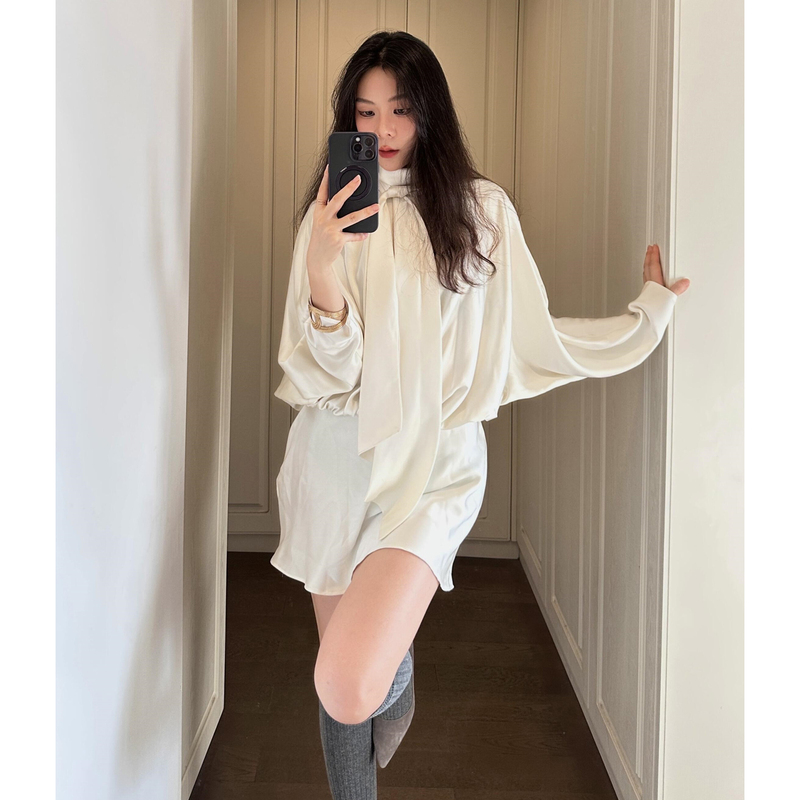 Autumn Is a Great Time to Wear This Beautiful White French-Style Satin Long-Sleeve Dress with a Bow, Which Gives a Light Luxury and High-End Feel to Women. 4661215 Autumn Is a Great Time to Wear This Beautiful White French-Style Satin Long-Sleeve Dress with a Bow, Which Gives a Light Luxury and High-End Feel to Women. 4661215