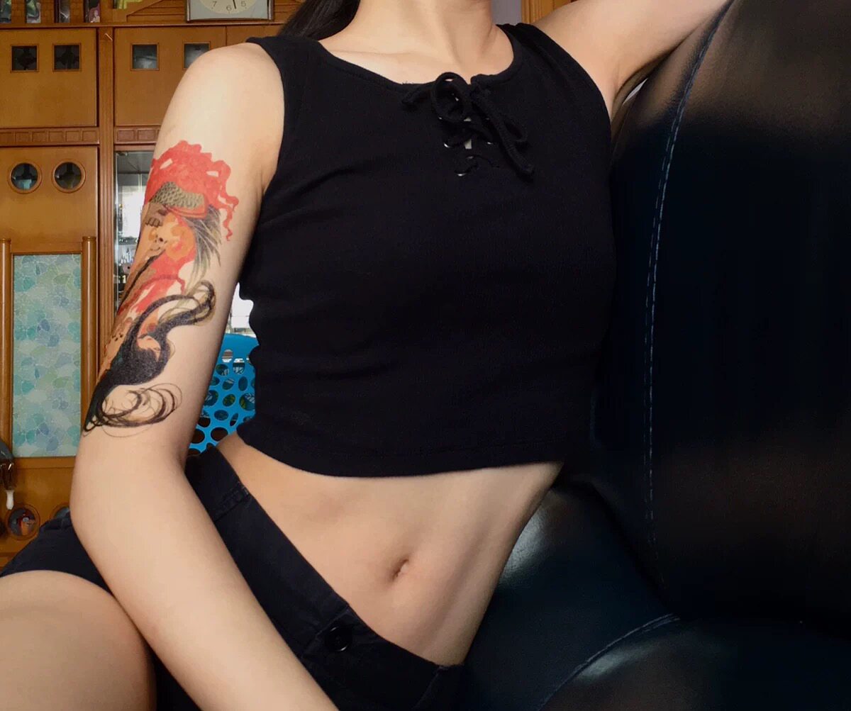 Break the wave tattoo stickers gemini flower arms Net red cool literary ins flower legs beautiful sexy thigh arms big men and women