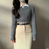 Цветной хаки свитер, рубашка, ремень