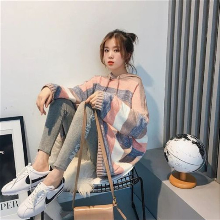 Maternity suit spring and autumn fashion 2022 new winter bottoming shirt sweater net red out sweater