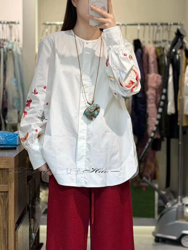 Queen Carat 2259 European Spring New Embroidered Little Goldfish Shirt for Women, Loose Fit, Slimming, Versatile Long Sleeve Top, Trendy