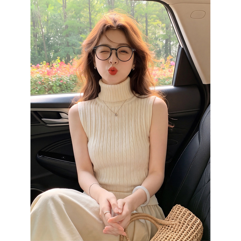 Off-White Convertible High-Neck Vest for Women, Autumn Slim-Fit Vertical Stripe Design, Pullover Style, Versatile Sleeveless Top Off-White Convertible High-Neck Vest for Women, Autumn Slim-Fit Vertical Stripe Design, Pullover Style, Versatile Sleeveless Top