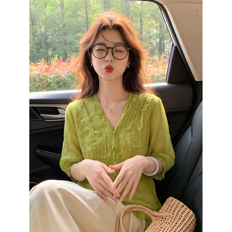 Forest-Style Green Lace Patchwork V-Neck Sun Protection Shirt for Women, Autumn Gentle Ruffled Three-Quarter Sleeve Thin Breathable Top Forest-Style Green Lace Patchwork V-Neck Sun Protection Shirt for Women, Autumn Gentle Ruffled Three-Quarter Sleeve Thin Breathable Top