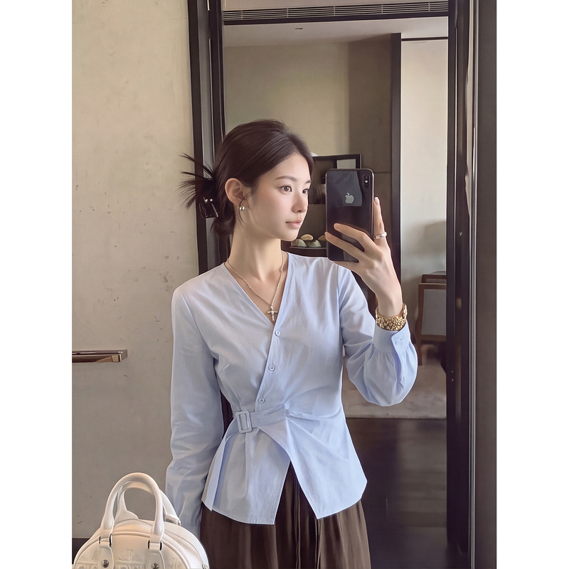 Blue Waist-Cinching Shirt for Women, Autumn Season, Stylish and Sophisticated Design, Slim-Fit, Regular Shoulder, Long-Sleeve Cardigan, Versatile Blouse Top Blue Waist-Cinching Shirt for Women, Autumn Season, Stylish and Sophisticated Design, Slim-Fit, Regular Shoulder, Long-Sleeve Cardigan, Versatile Blouse Top