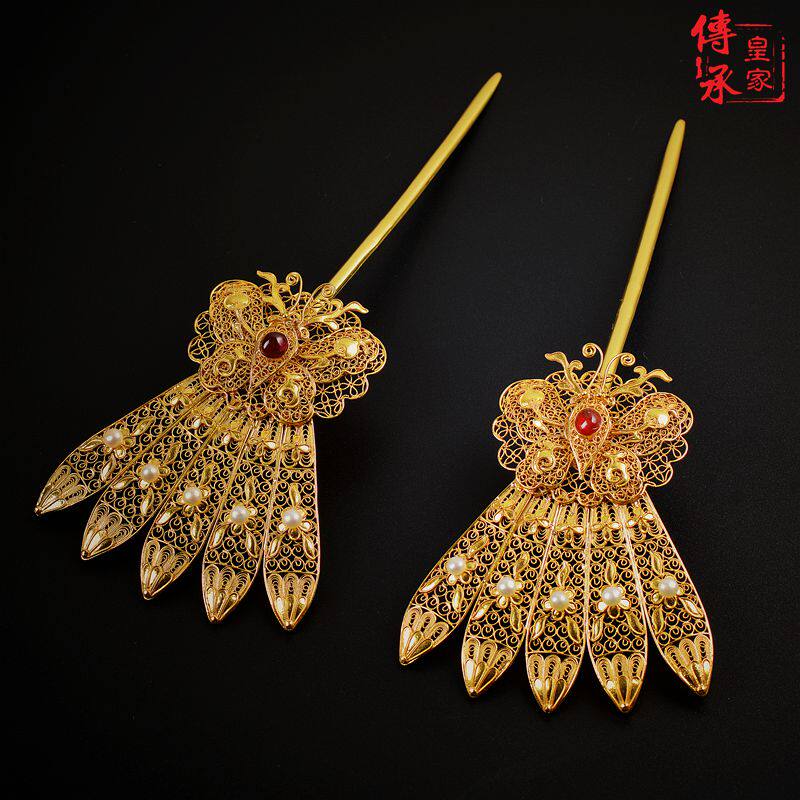 Original butterfly sector with a pinch of pinch of hairpin.