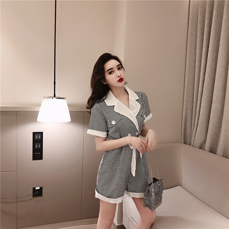 VK旗艦店 韓系西裝領撞色格紋寬口單品連身褲