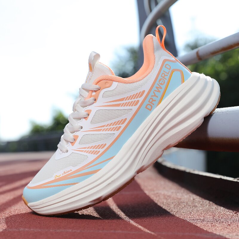 Canada's Giant Ward New Shock-Absorbing Sneakers for Couples Are Lightweight, Comfortable and Versatile, Professional Running Shoes for Men and Women Canada's Giant Ward New Shock-Absorbing Sneakers for Couples Are Lightweight, Comfortable and Versatile, Professional Running Shoes for Men and Women
