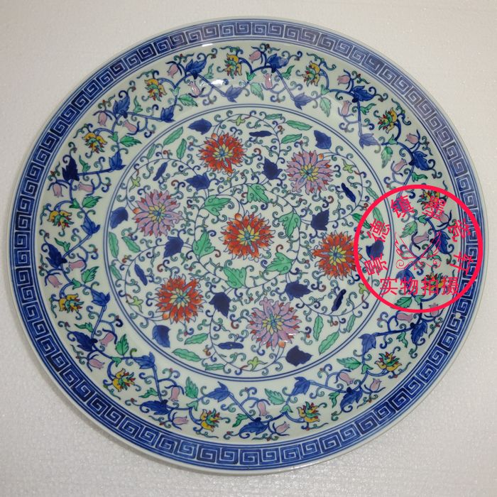 Jingdezhen Cultural Revolution factory goods ceramics Hand-painted blue and white bucket full of wrapped branches and lotus decoration appreciation large porcelain plate Baolao