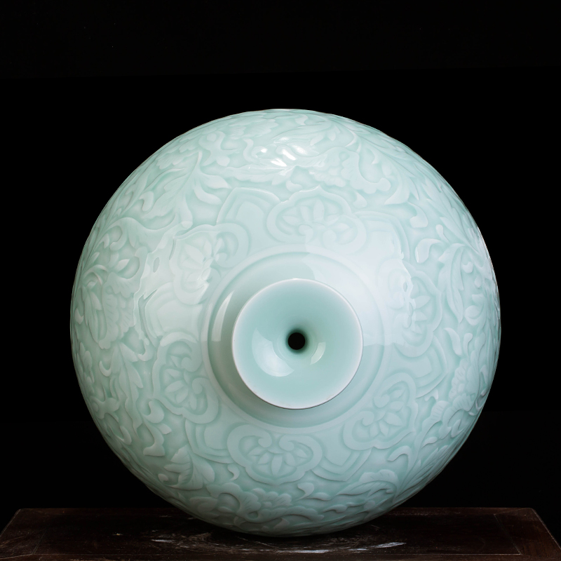 Jingdezhen ceramics hand - carved vase peony ball home sitting room adornment furnishing articles hotel collection