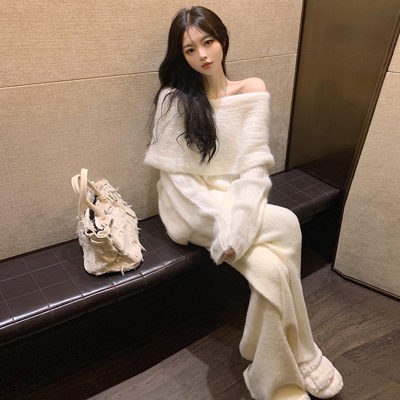 New Autumn and Winter Style Chanel-Inspired Outfit, Elegant Set for Women, High-End Feel, Soft Sweater and Wide-Leg Pants Two-Piece Set New Autumn and Winter Style Chanel-Inspired Outfit, Elegant Set for Women, High-End Feel, Soft Sweater and Wide-Leg Pants Two-Piece Set