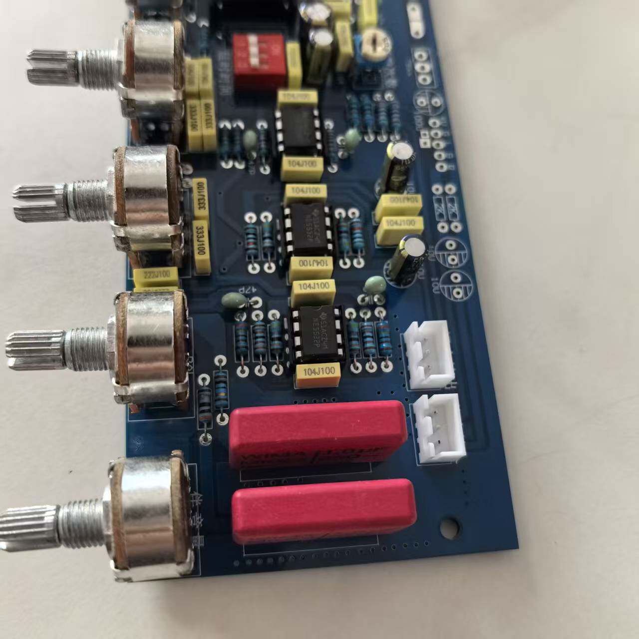 年终特价精品卡拉OK板NE5532+M65831一体前级板适合哪些场合？