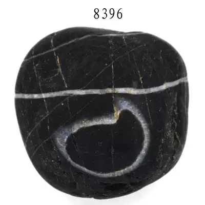 A variety of 10 yuan a Nanjing Yuhua stone natural Yangtze River multicolored strange stone water flushing pebble head handle ornaments