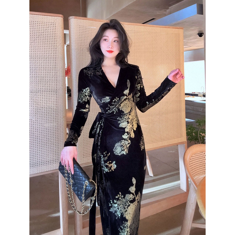 Yang Xiao Jing's Gold-Embroidered Velvet New Chinese-Style Wrap Dress for Women, Early Spring V-Neck Tie Waist Base Layer Top