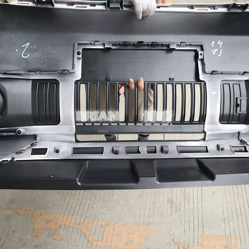 Применимо к логотипу автомобиля с мороженым в мороженое Chery QQ передний и задний бампер, верхний и нижний кузов на отделке перед автомобилем защиты лица