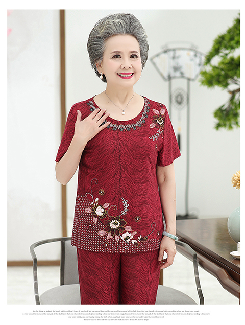 Bà ngoại mùa hè tay ngắn phù hợp với phụ nữ trung niên áo phông mẹ lụa cũ hai mảnh 70 tuổi - Quần áo của mẹ đầm dự tiệc cho người lớn tuổi