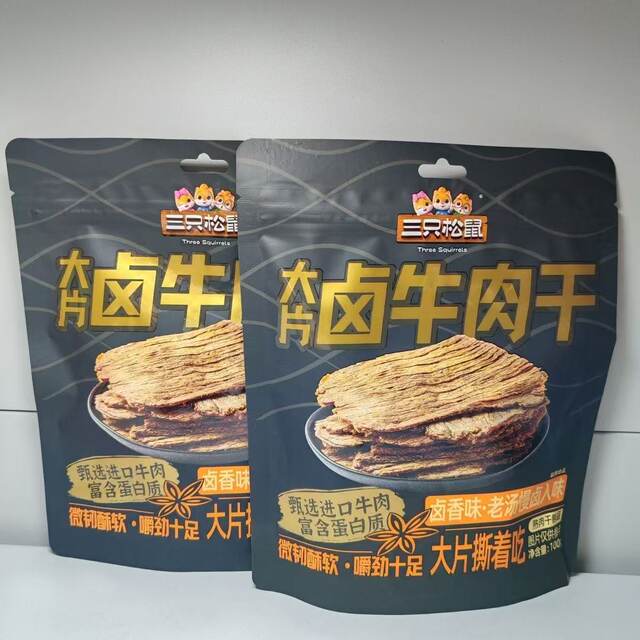 Three Squirrels Large Pieces of Braised Beef Jerky, Slightly Chewy and Soft with Rich Braised Flavor, 100g Three Squirrels Beef Jerky