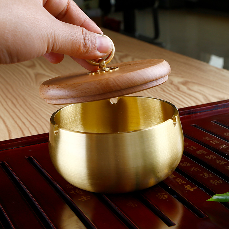 Brass Cigarette Ash Trays Creativity Retro Handmade Chinese Pure Copper Living Room Home Black Sandalwood Solid Wood With Lid Anti-Flying Ash Cylinder