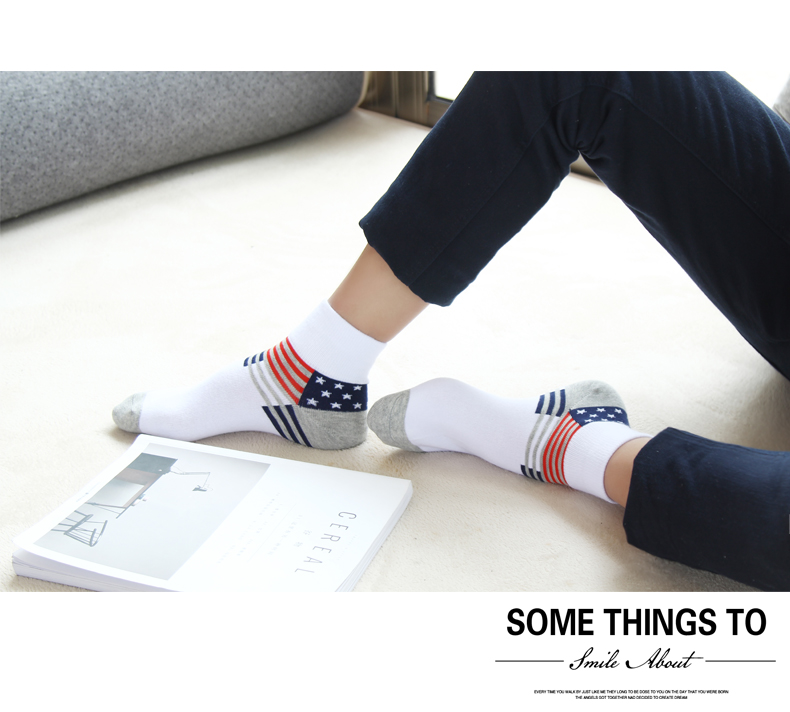 Vớ nam bốn mùa ống cotton vớ khử mùi thấm mồ hôi thanh niên trẻ lớn học sinh vớ mùa xuân và mùa thu học sinh trung học vớ ren đẹp