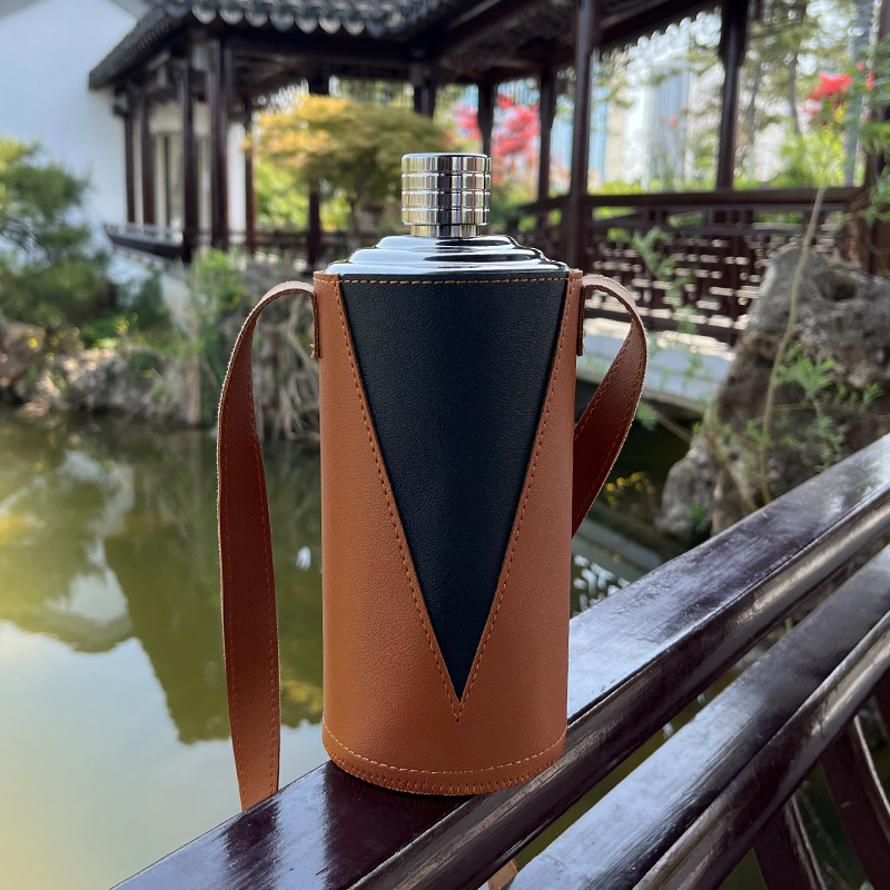 304 Stainless Steel Upscale 1 Jin Thickened Wine Maker Portable Outdoor Wine Bottle Mini Home Pure Color Carry-on Metal Kettle