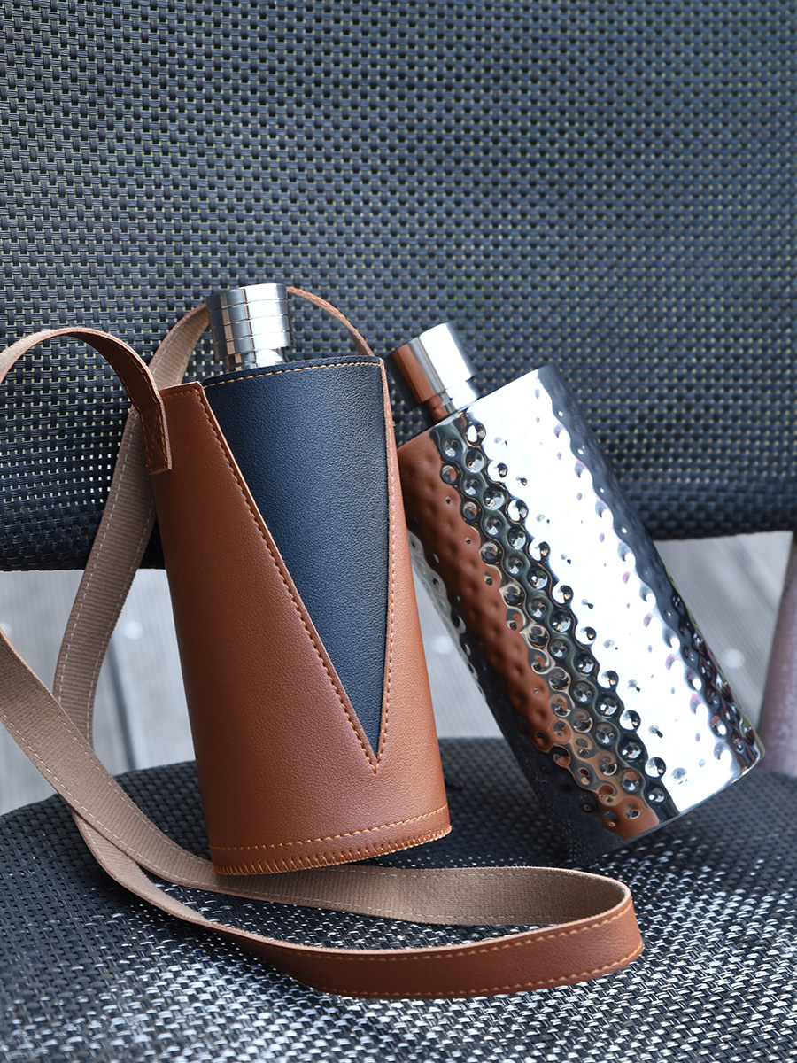 304 stainless steel small jug 1 catties Russian cylindrical white wine bottle outdoor portable empty bottle kettle thickened wine set