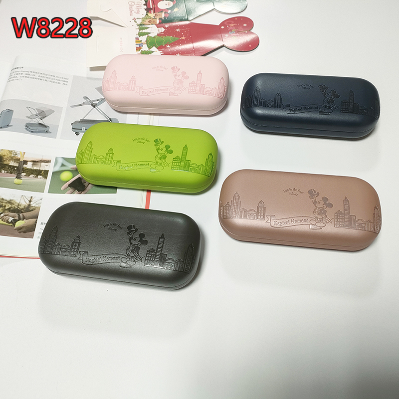 W8228 Pressure-Resistant Disney Peripheral Glasses Case Japanese Cute Mickey Mouse Myopia Sunglasses Storage Box for Men and Women W8228 Pressure-Resistant Disney Peripheral Glasses Case Japanese Cute Mickey Mouse Myopia Sunglasses Storage Box for Men and Women