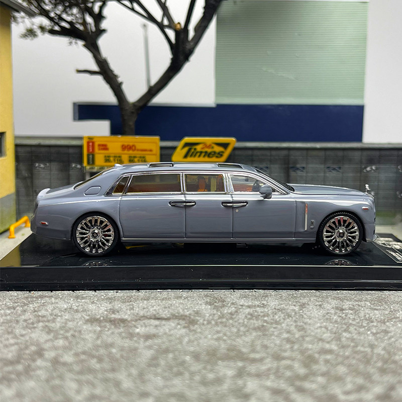 SCART Rolls-Royce Phantom Extended Alloy Diecast Car 1:64 Model