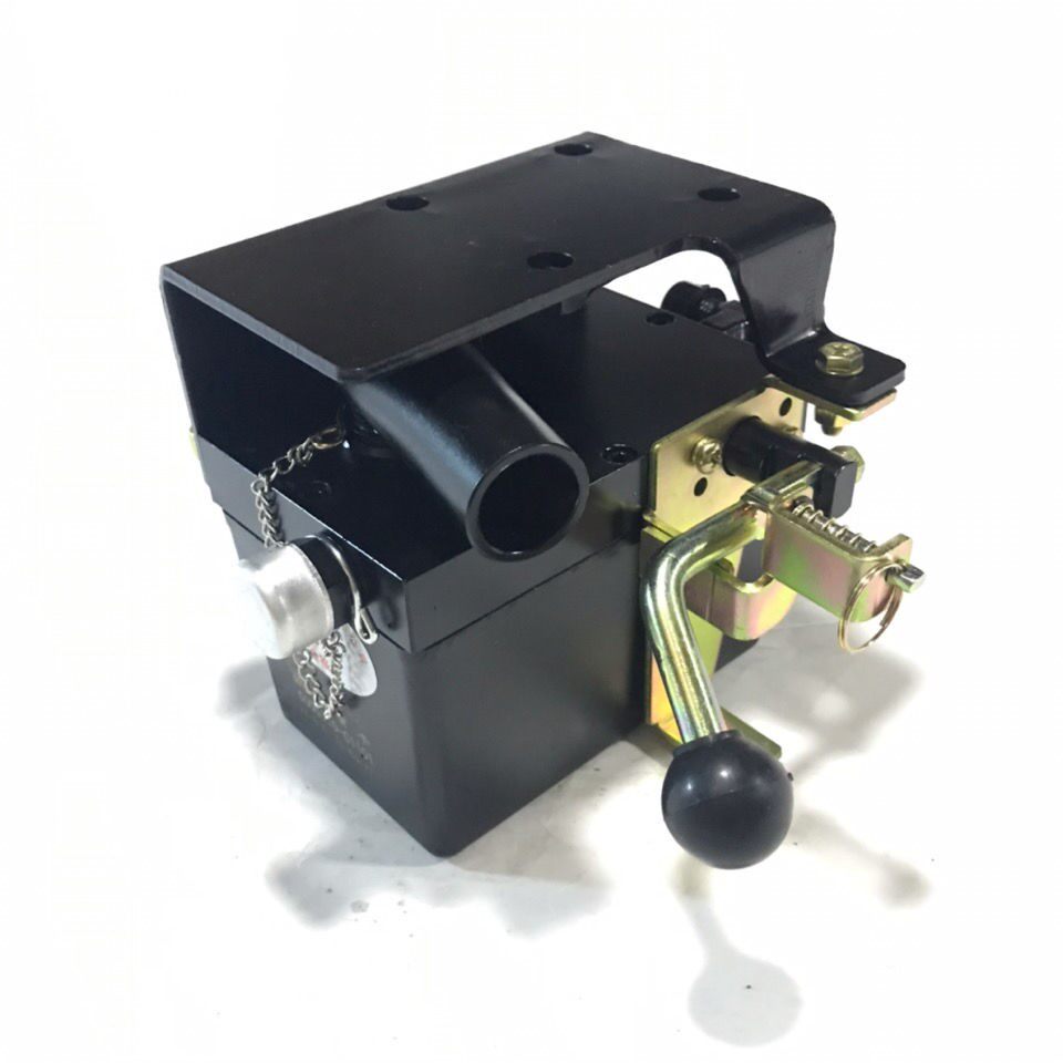 5005010-C1101 Dongfeng Datianjin three-hole cab manual lift pump hydraulic pump square pump three pipes