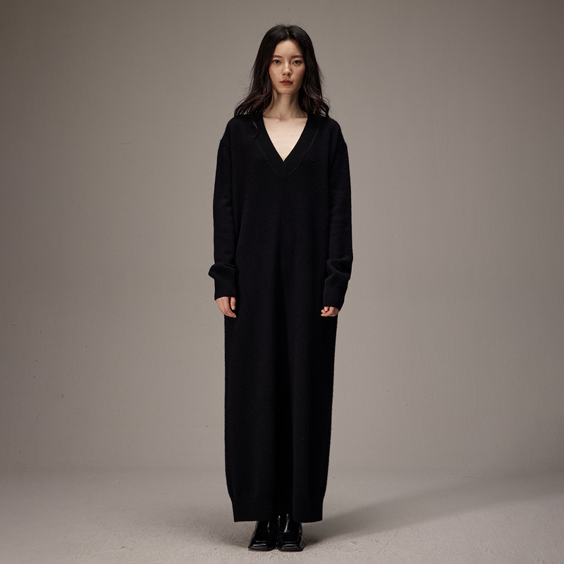 Inouthrq Winter New Minimalist V Neck 100 Wool Black Long Knitted Sweater Dress Long Skirt for Women