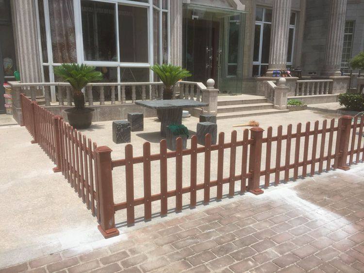 仿木防腐栅栏如何选？打造2026户外花园新标杆