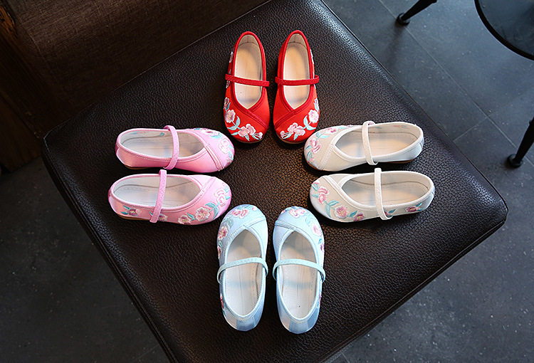 Children Embroidered Shoes Girl Ancient Shoes Baby Ancient Clothes Hanfu Shoes Embroidery Retro Children Old Beijing Cloth Shoes Woman
