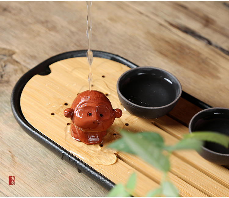 Yun Shang Yi Zisha Meng Monkey Tea Pet Handmade Purple Mud Mud Zodiac có thể nâng cao trà để chơi đồ trang trí gốm - Trang trí nội thất trang trí nhà